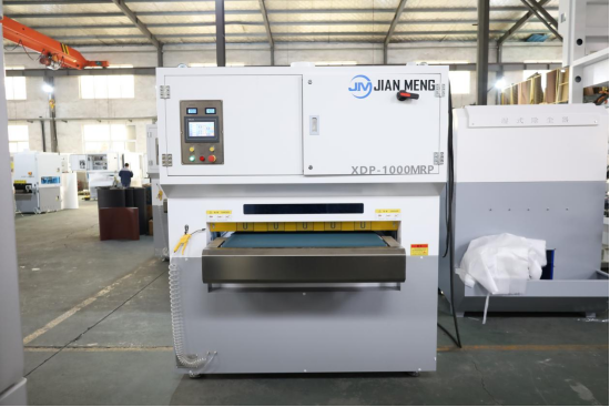 Высокоэффективный станок для снятия заусенцев для прецизионной отделки металлических деталей